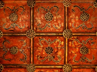 Plafond de la chaire de prédication au Wat Phra That Lampang Luang