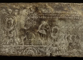 Panneau de pierre gravé représentant le conte Jataka Bhojajania, du Wat Si Chum, Sukhothai, 14e-15e siècle