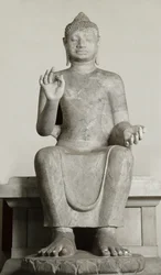 Bouddha géant, école de Davaravati