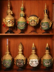 Masques pour le théâtre Khon