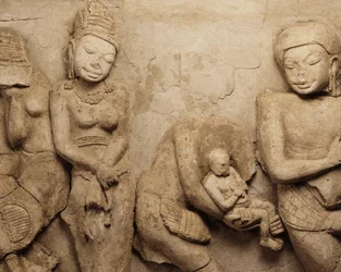 Relief, de Chedi Chula Pathom, école de Davaravati