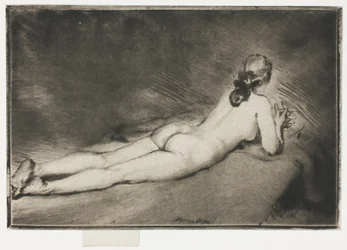 Figure nue allongée