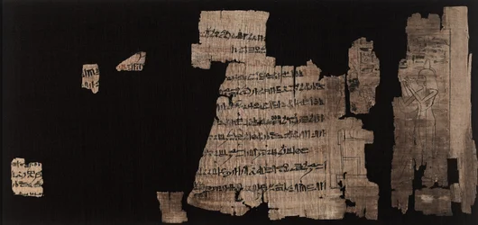Feuille avec inscription hiératique sur Neskhonsu, la chanteuse du Grand Dieu Amon