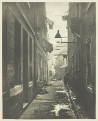 Close No. 80 High Street