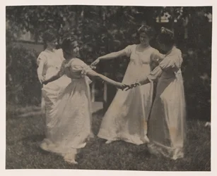 Susan Hannah Macdowell, jeune fille non identifiée, Elizabeth Macdowell et peut-être Mary Macdowell à la maison Macdowell