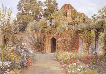 Un jardin clos avec une vieille maison de jardin