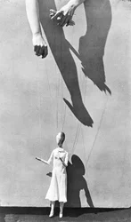 Mains du marionnettiste, 1929