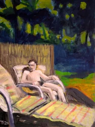 Un homme se prélassant en plein air