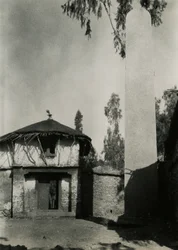 Maison à côté d