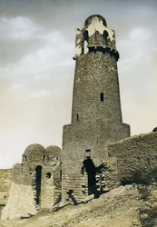 Minaret de al-Mashhad al-Bahari, près d