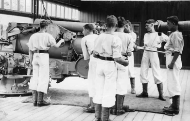 Exercice de canon de 6 pouces, établissement de formation de la Royal Navy, Shotley, Suffolk