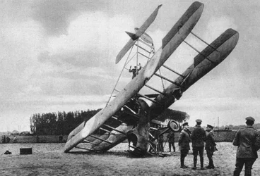 Un biplan Vickers Vimy britannique, écrasé au sud-ouest de Lille, France, Première Guerre mondiale, 1917