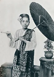 Une dame birmane, 1902