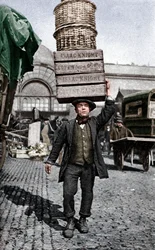 Un porteur de marché de Covent Garden, Londres, vers 1922
