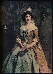 Robe du début du XVIIIe siècle, avec un bel exemple de jupon matelassé