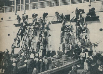 Une méthode nouvelle de ravitaillement en charbon au port de Yokohama, 1936