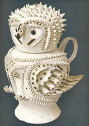 Chouette en grès salé utilisée comme pichet, la tête comme tasse, vers 1730-1755, 1913