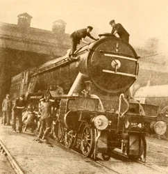 Un lavage et une mise en beauté pour le Flying Scotsman, vers 1930