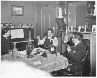 Quartiers de célibataires dans une maison de chambres au Temple, Londres, vers 1903