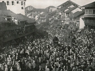 Une grande procession indigène, Bombay, Inde, 1895