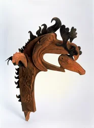 Un griffon tenant une tête de cerf, terminal, 5e siècle av. J.-C.