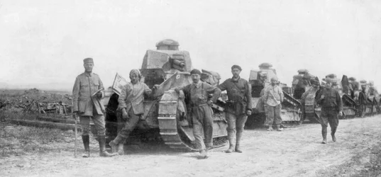 Un groupe de chars légers, Soissons, France, 1918
