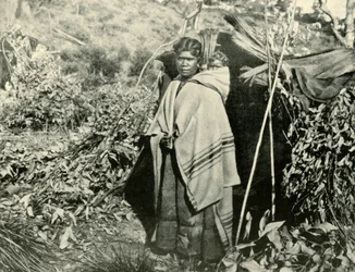 Femme aborigène avec enfant, 1901