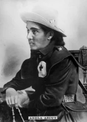 Adela Azcuy, 1816-1914, années 1920