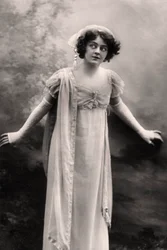 Adrienne Augarde 1882-1913, actrice anglaise, 1907