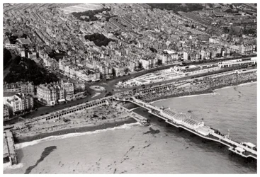Vue aérienne de Brighton, Sussex, depuis un Zeppelin, 1931-1933