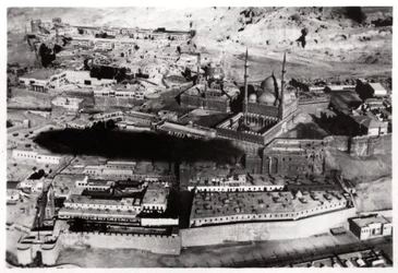 Vue aérienne de la mosquée de Muhammad Ali Pasha, Le Caire, Égypte, depuis un Zeppelin