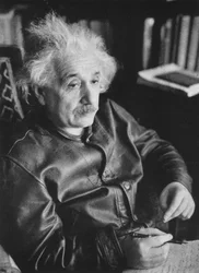 Albert Einstein, mathématicien et physicien germano-suisse-américain