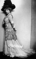 Alma Mahler, mondaine et compositrice autrichienne, vers 1908