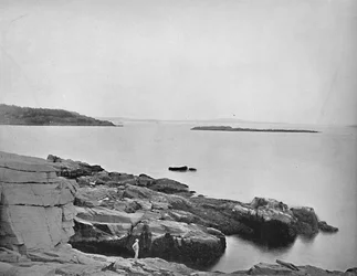 Le long de la côte, Bar Harbor, Maine, vers 1897