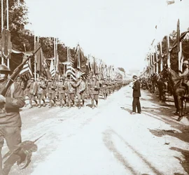 Troupes américaines défilant dans la parade de la victoire, Paris, France