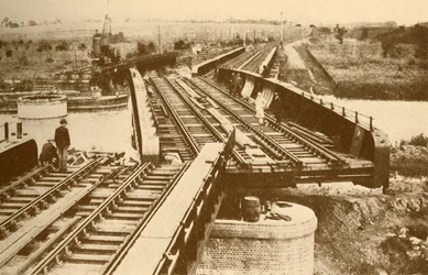 Un pont tournant électrique, à Beccles, près de Yarmouth London and North Eastern Railway