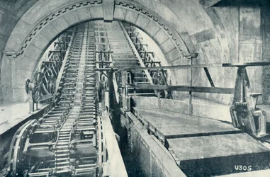 Un Escalator en Cours de Construction, 1922