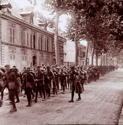 Troupes armées, Château-Thierry, France, vers 1914-1918