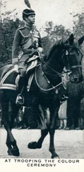 À la cérémonie de Trooping The Colour, 1932 1937