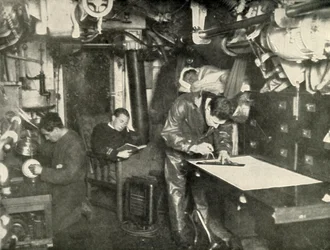 Au fond de la mer. Dans la salle des officiers d