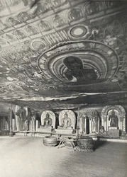 Des temples rupestres de Dambulla, 1926
