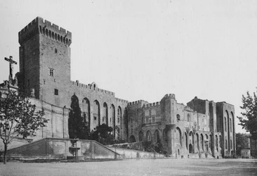 Avignon - Palais des Papes, vers 1925