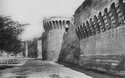 Avignon. - Les Remparts XIVe
