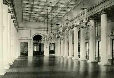 Salle de bal, Maison du Gouvernement, 1925