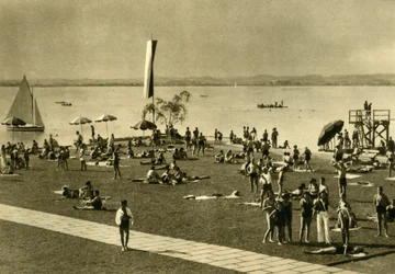 Baigneurs sur les rives du lac de Constance, Bregenz, Autriche, vers 1935
