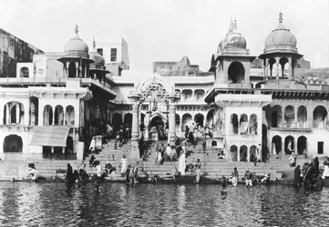 Ghat de bain sur la rivière Yamuna, Muttra