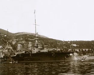 Cuirassé à Villefranche, France, vers 1914-1918