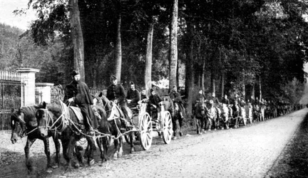 Artillerie belge évitant les avions Taube allemands, Première Guerre mondiale, 1914