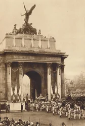 Sous la quadrige, 12 mai 1937