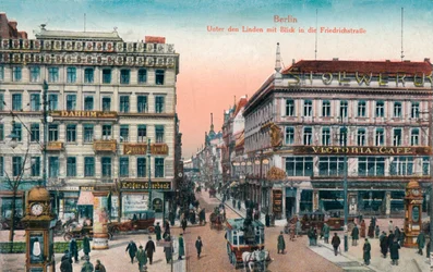 Berlin - Unter den Linden avec vue sur la Friedrichstraße